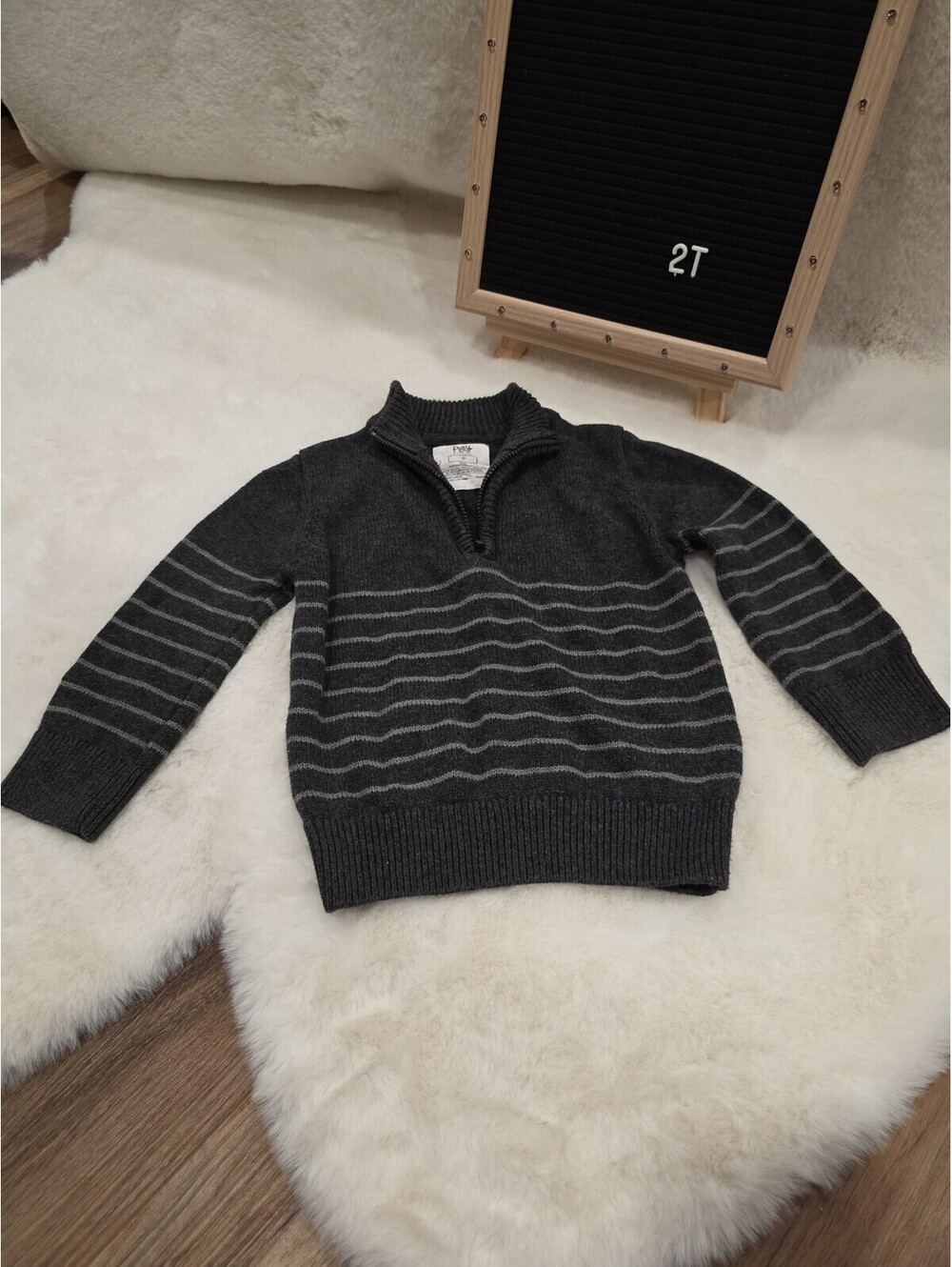 2T little sleepies Sweater